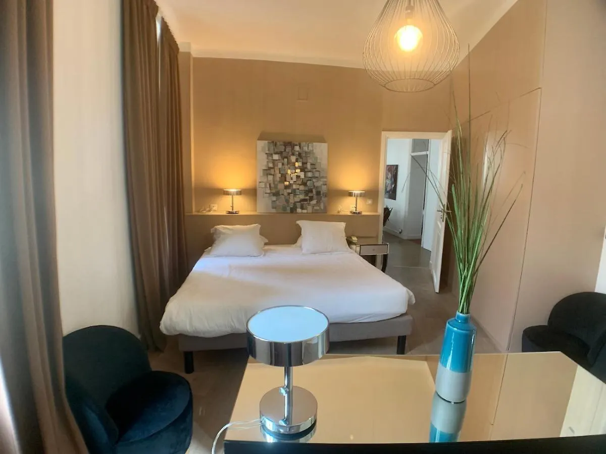 Appartement rue Jean Riouffe à Cannes 0*,  França