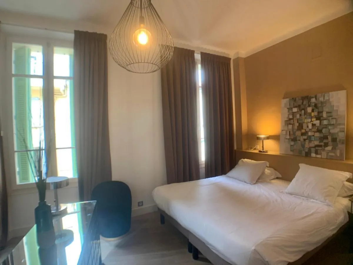 Appartement rue Jean Riouffe à Cannes Apartamento