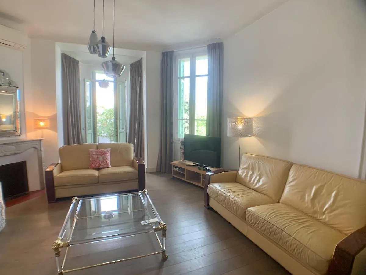 Appartement rue Jean Riouffe à Cannes